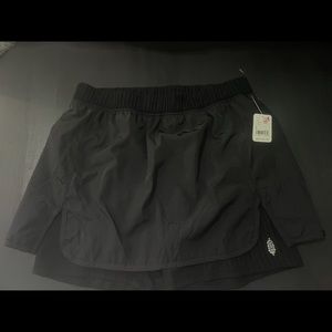 NWT BLACK FP SKORT
